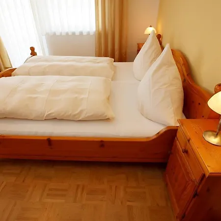 Rebland Hotel *