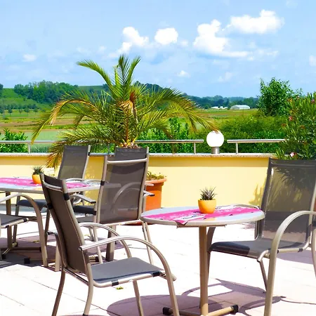 Rebland Hotel *